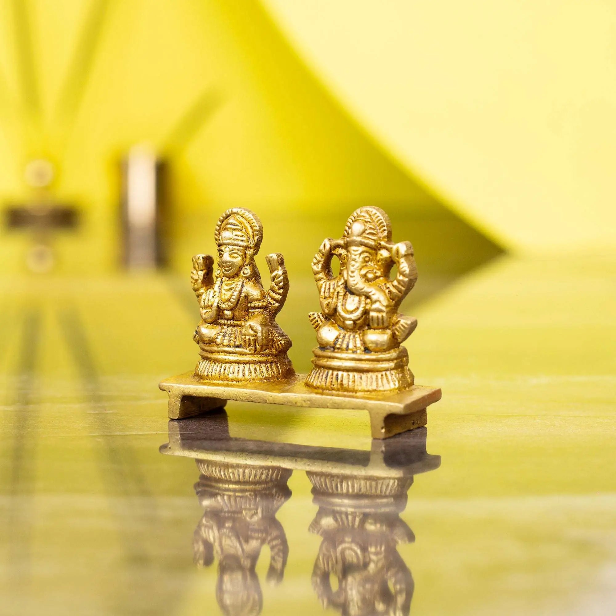 Essential Brass Lakshmi Ganesha Murti for Diwali | Compact Idol for Puja & Gifting
