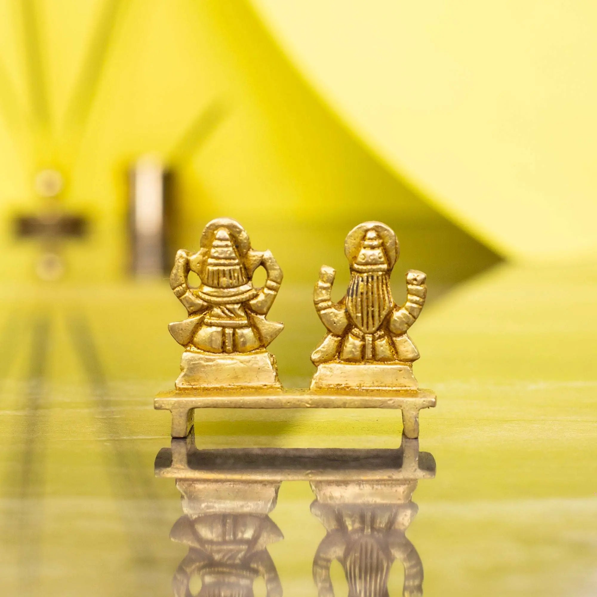 Essential Brass Lakshmi Ganesha Murti for Diwali | Compact Idol for Puja & Gifting